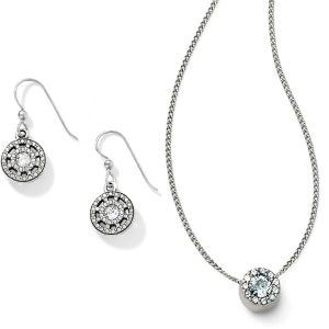 Illumina Solitaire Necklace Gift Set