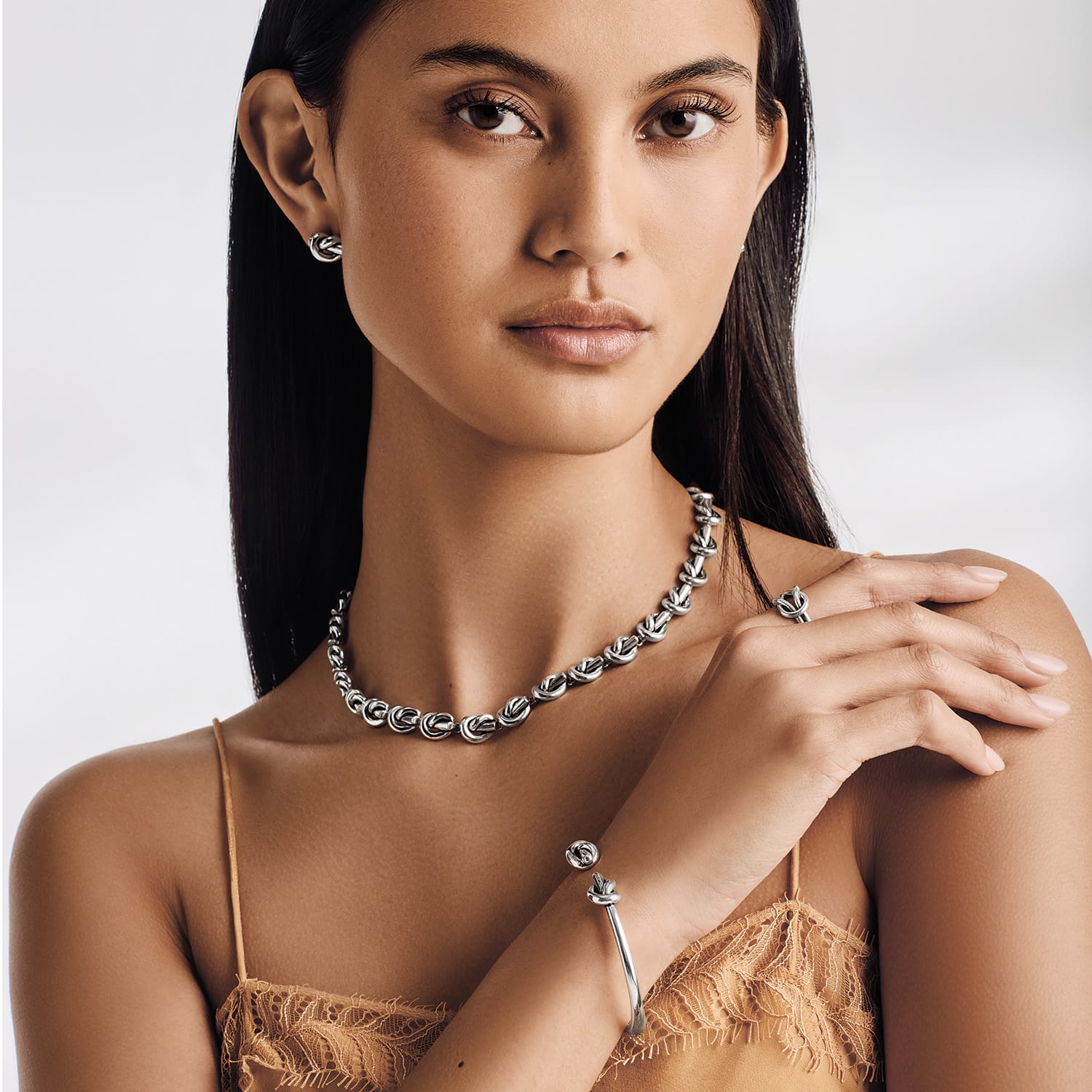 Interlok Single Knot Open Hinge Bangle - Image 3