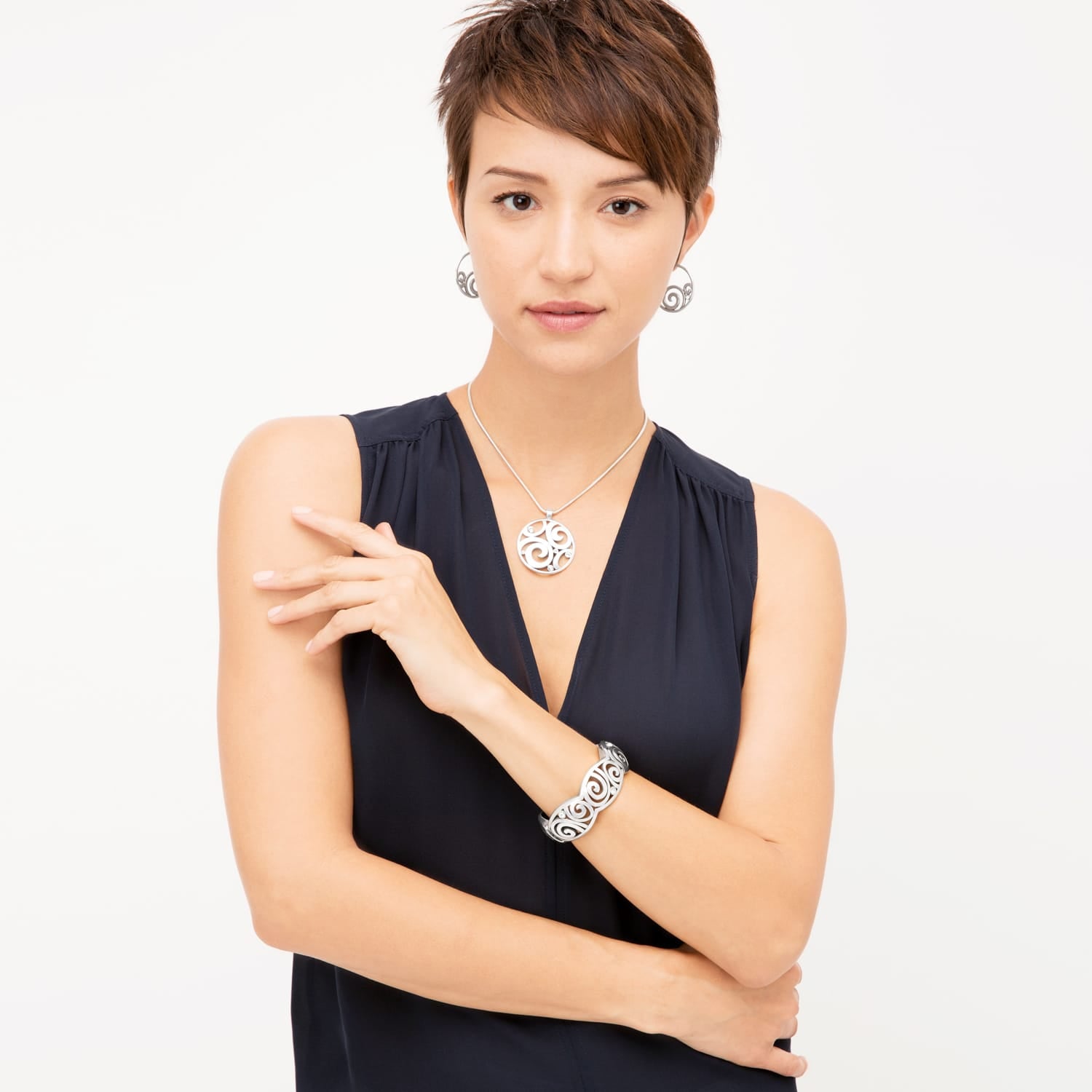London Groove Hoop Earrings - Image 3