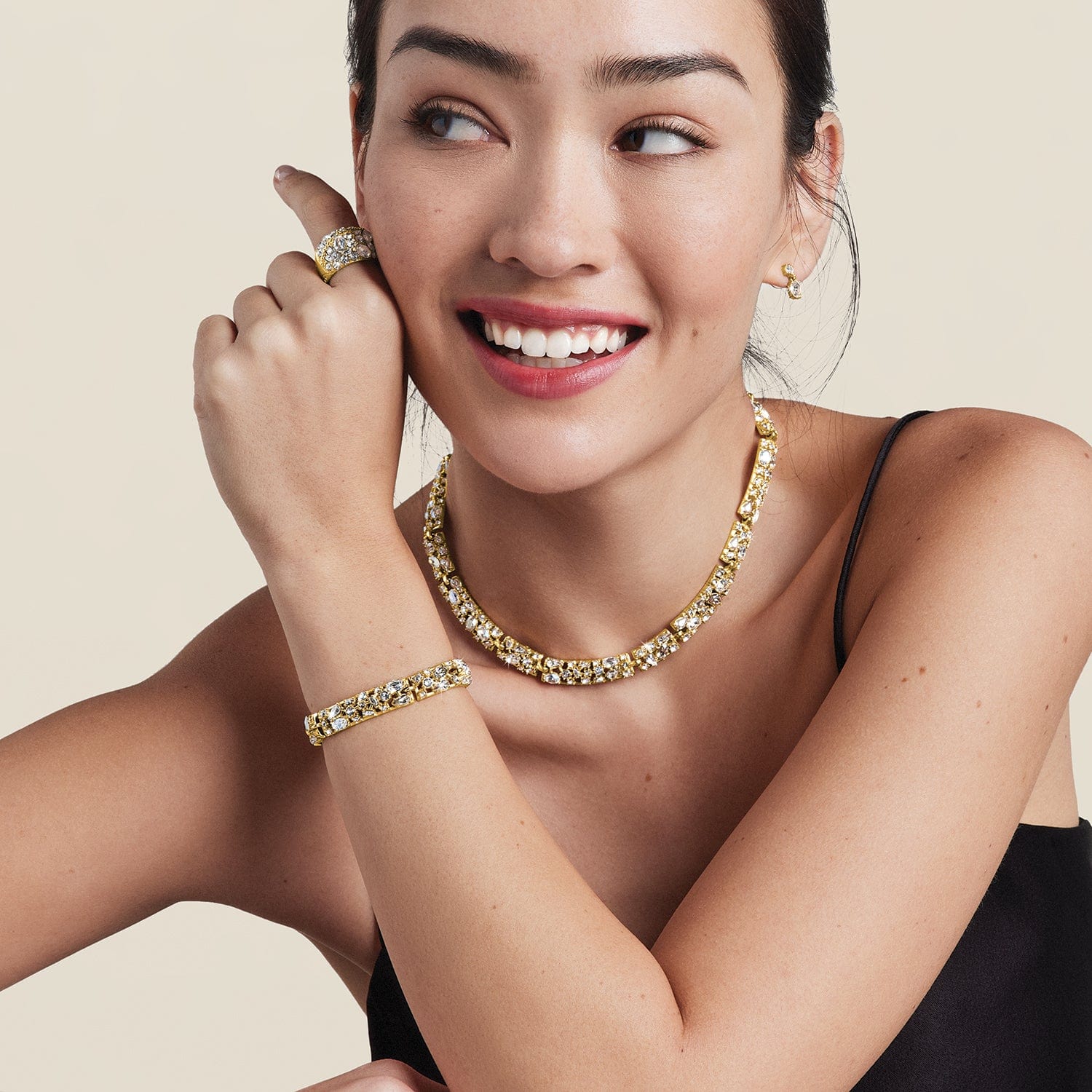 One Love Golden Collar Necklace - Image 4